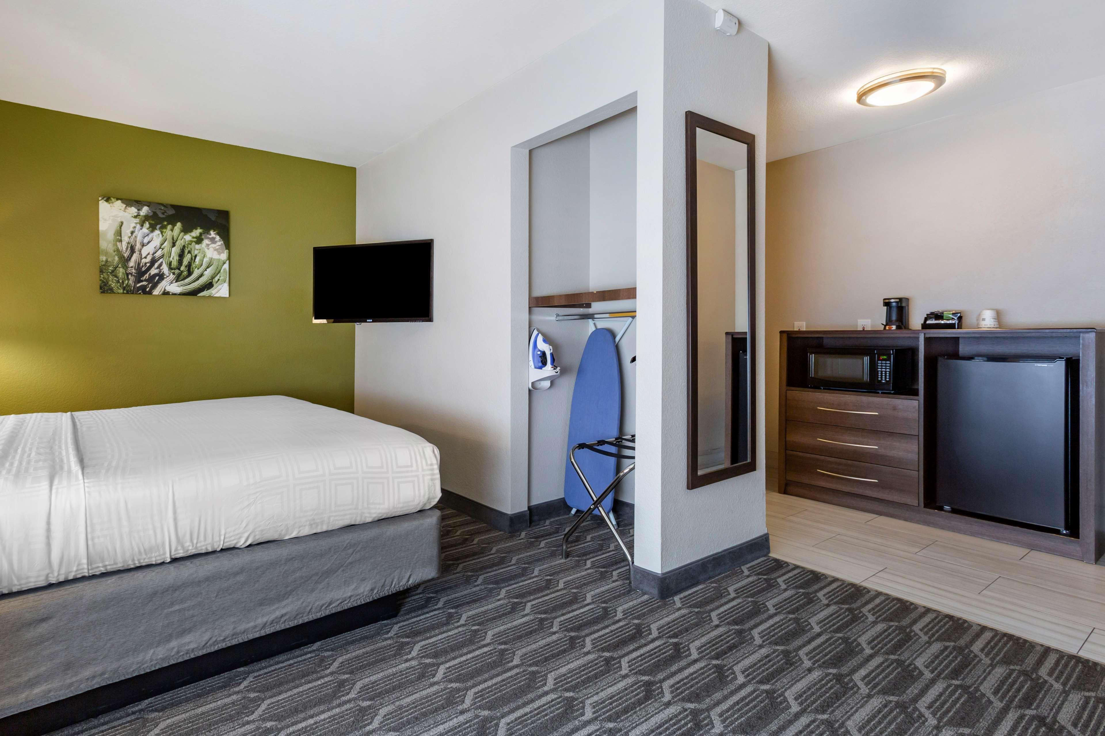 Best Western North Phoenix Hotel Экстерьер фото